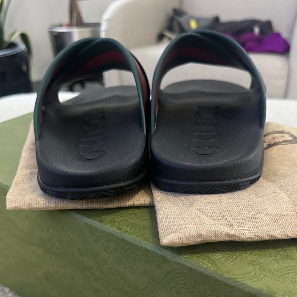 Gucci Red and Dark Green Crisscross Rubber Slide Sandals - Picture 8 of 8